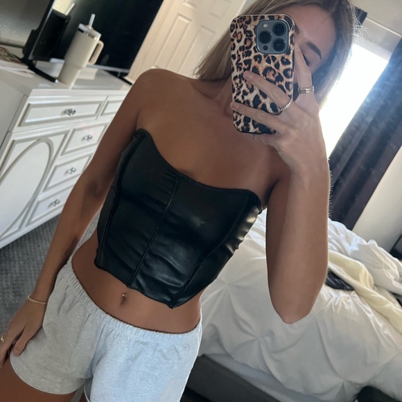 Black top - Picture 4 of 4